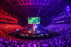 GEN中期团战逆转KT，大龙决胜经济差距微弱